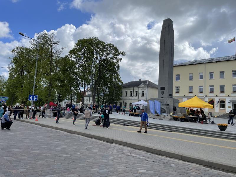 new monument in ukmerge